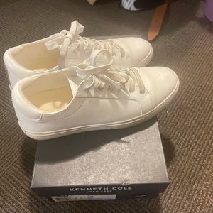 Kenneth Cole sneaker size 7